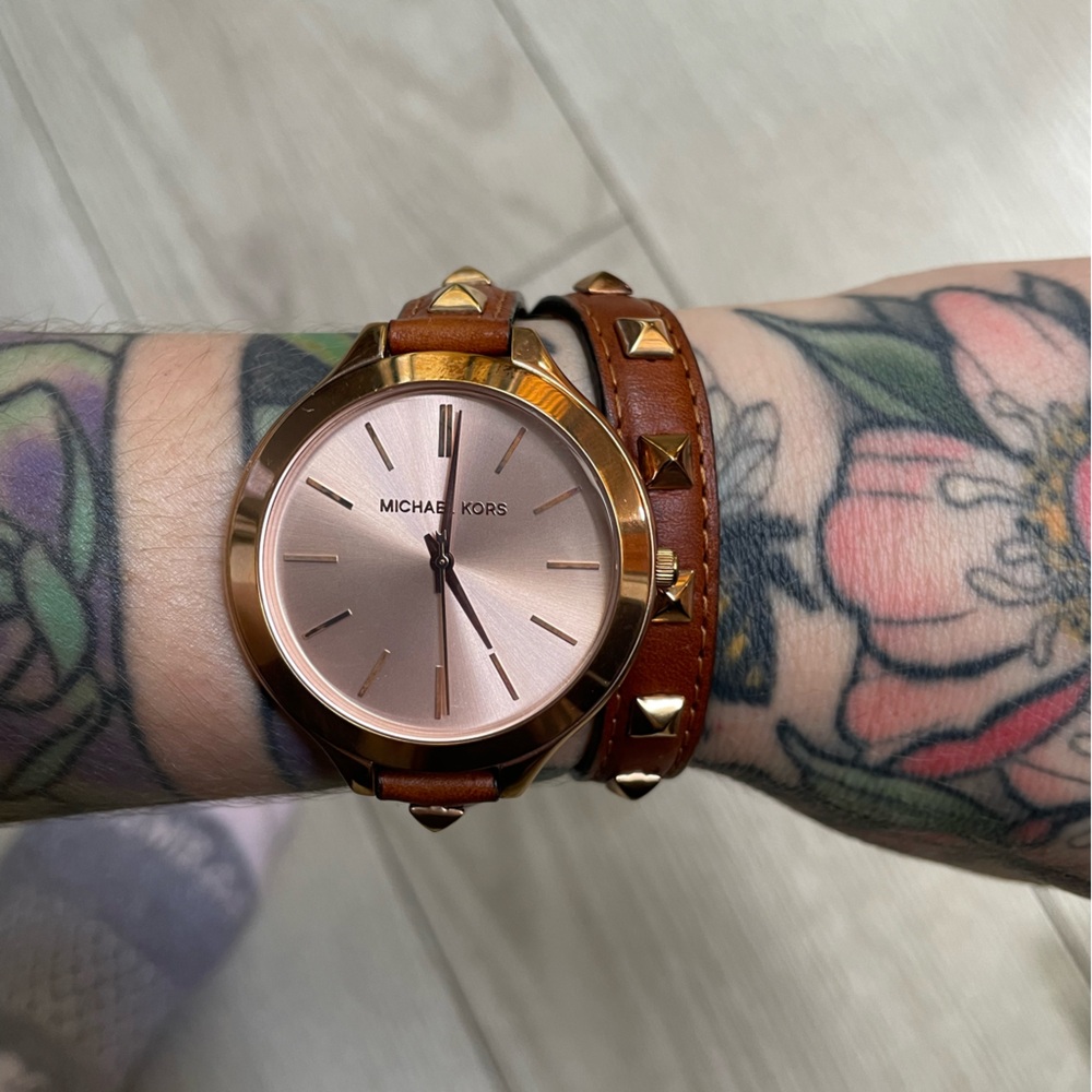 Michael Kors - Rose Gold bracelet studded watch